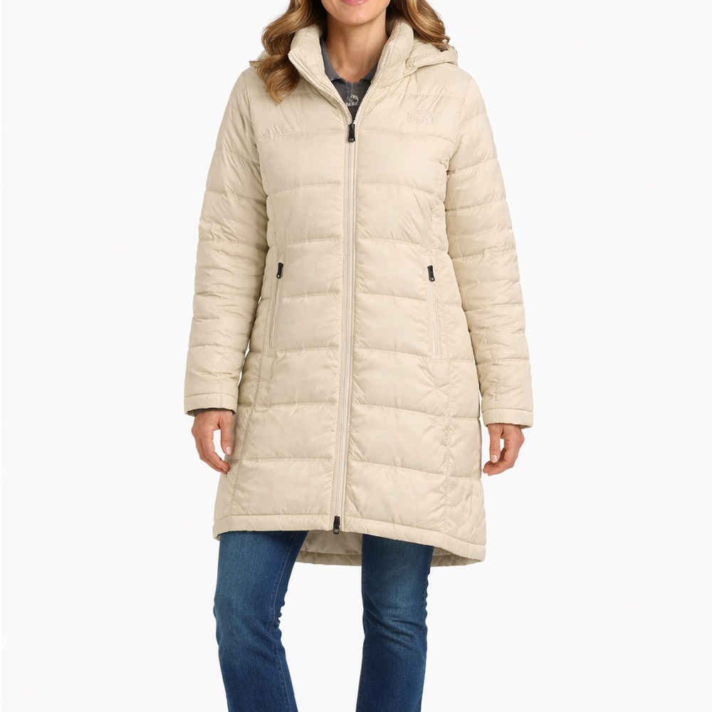 The North Face 550 Filled Size Medium White Puffer Coat